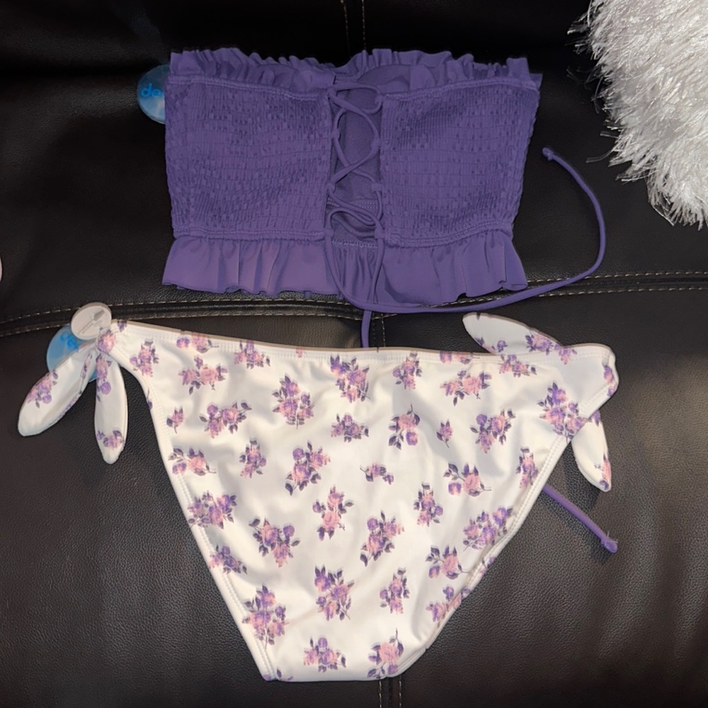 Never worn bathing suit - Picture 2 of 2